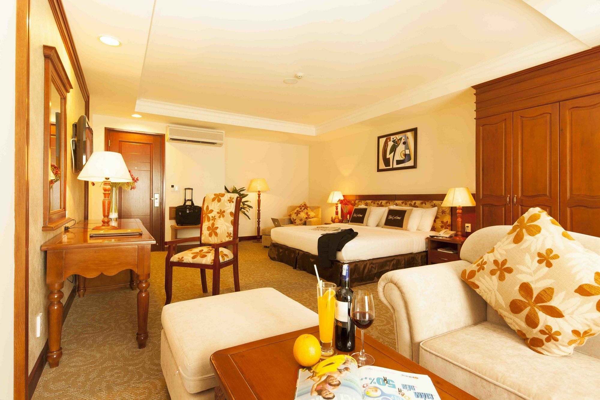 Ttc Hotel - Tan Binh Ho Či Minovo Město Exteriér fotografie
