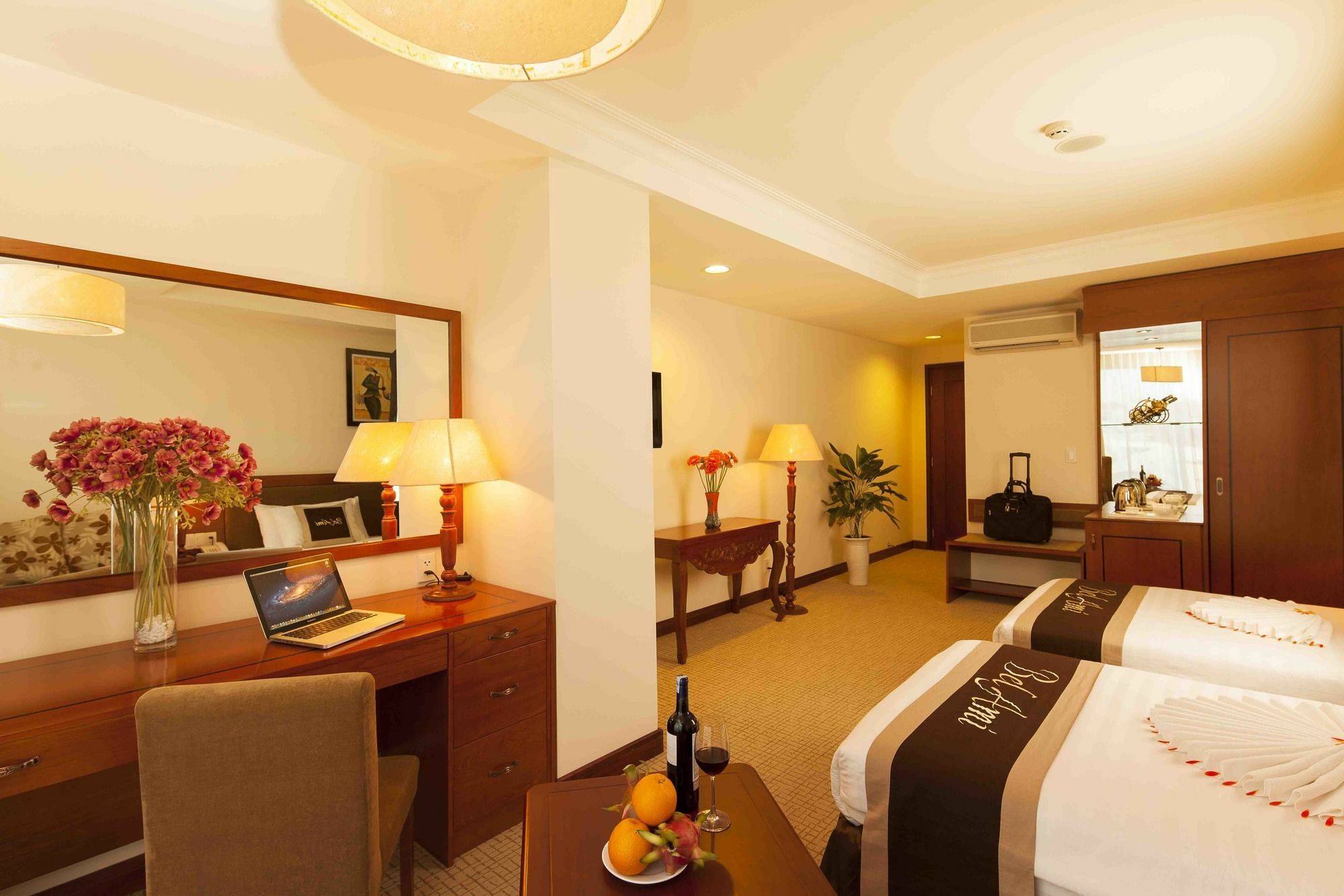 Ttc Hotel - Tan Binh Ho Či Minovo Město Exteriér fotografie